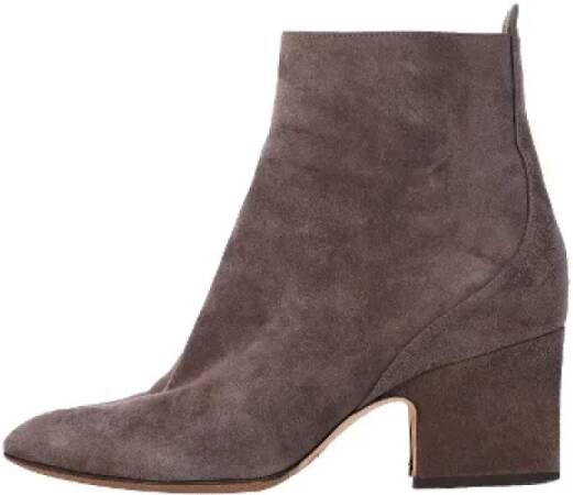 Jimmy Choo Pre-owned Suede boots Gray Dames