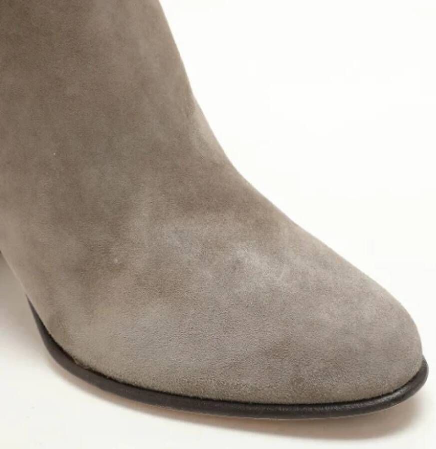 Jimmy Choo Pre-owned Suede boots Gray Dames