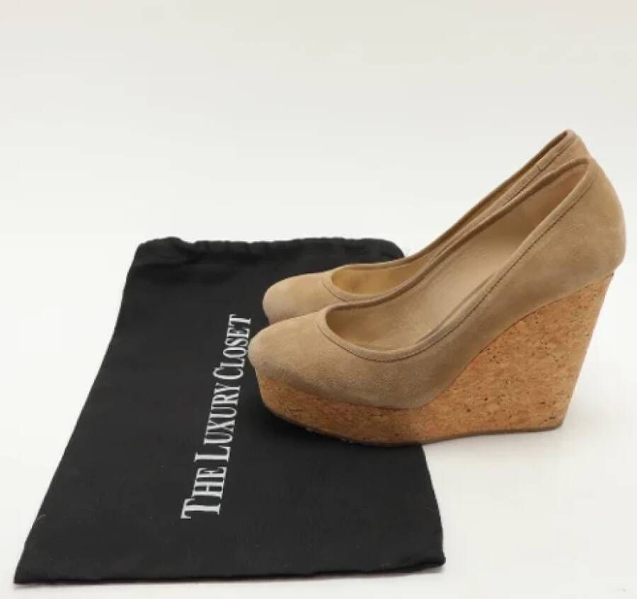 Jimmy Choo Pre-owned Suede heels Beige Dames