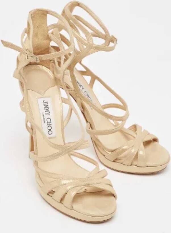 Jimmy Choo Pre-owned Suede sandals Yellow Dames