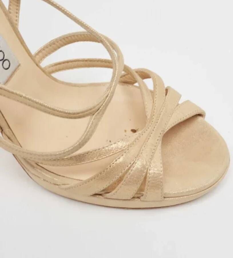 Jimmy Choo Pre-owned Suede sandals Yellow Dames