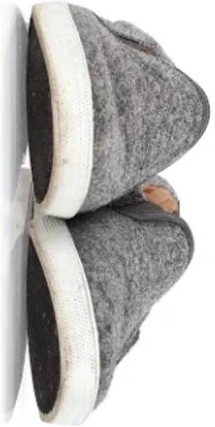 Jimmy Choo Pre-owned Wool flats Gray Dames