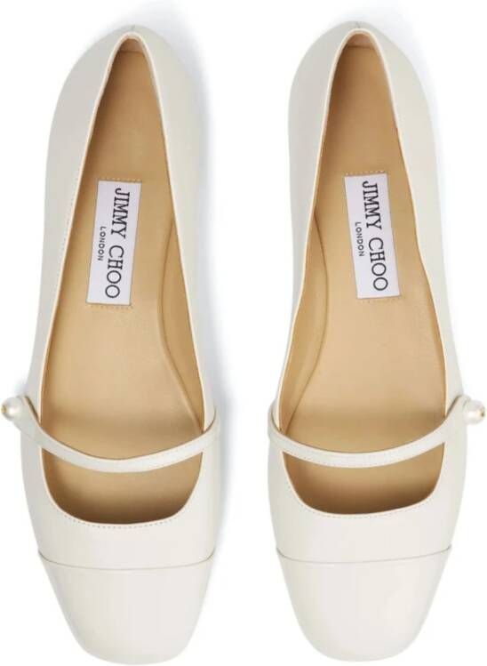 Jimmy Choo Witte platte schoenen Elegant stijl Beige Dames