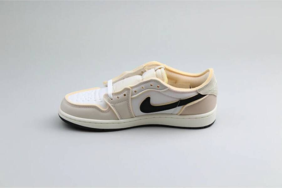 Jordan Kokosmelk Retro Lage Sneaker Beige Heren