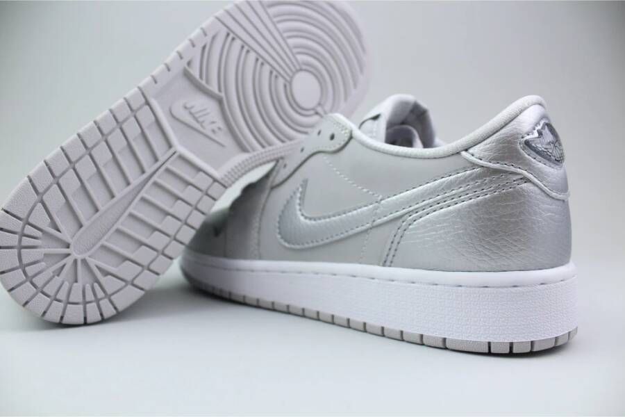 Jordan Lage OG 'Metallic Silver' Sneakers Gray Dames