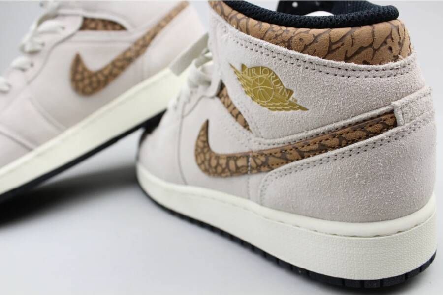 Jordan Luxe Bruine Olifant Sneakers Beige Dames