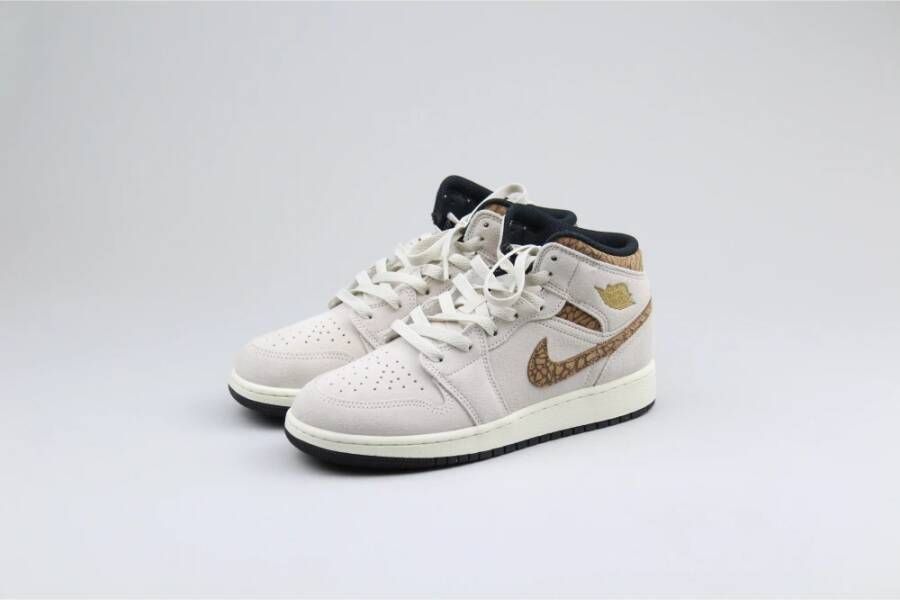 Jordan Luxe Bruine Olifant Sneakers Beige Dames