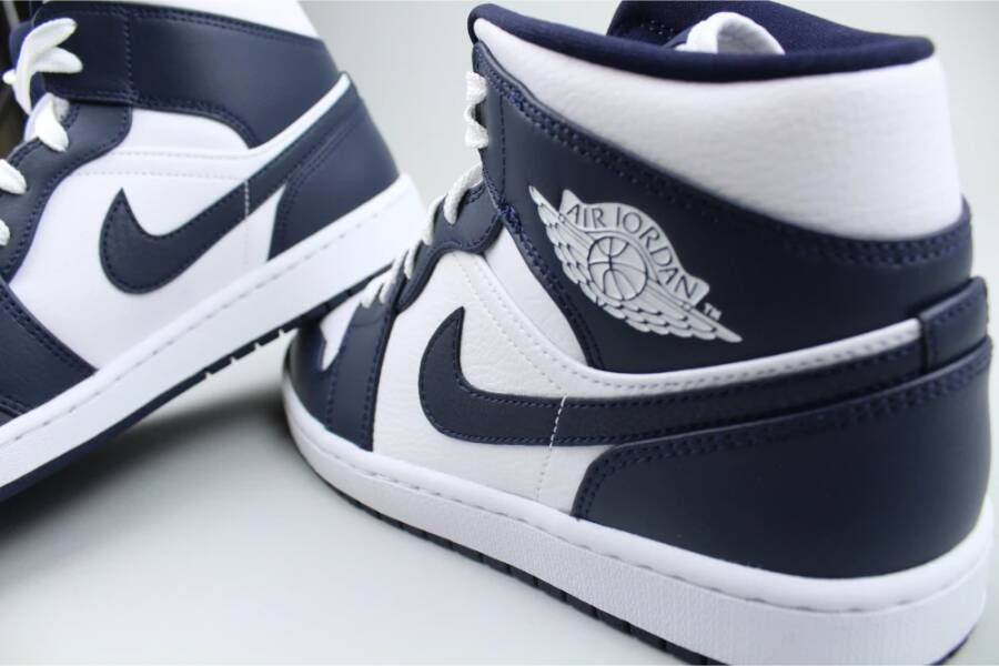 Jordan Navy Blauwe Mid-Top Sneakers Blue Heren