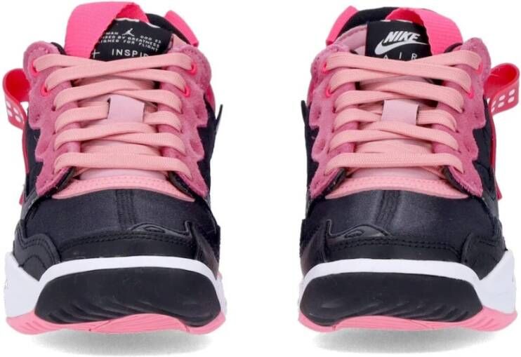 Jordan Zwarte lage sneaker met roze accenten Pink Dames