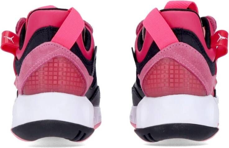 Jordan Zwarte lage sneaker met roze accenten Pink Dames