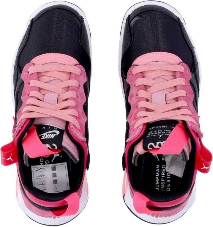 Jordan Zwarte lage sneaker met roze accenten Pink Dames