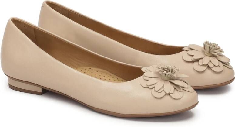 Kazar Beige leren ballerina's met bloem Beige Dames