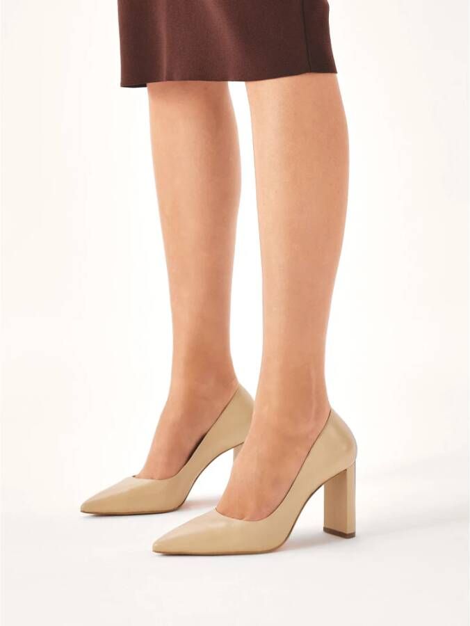 Kazar Beige pumps op een smalle paal Beige Dames