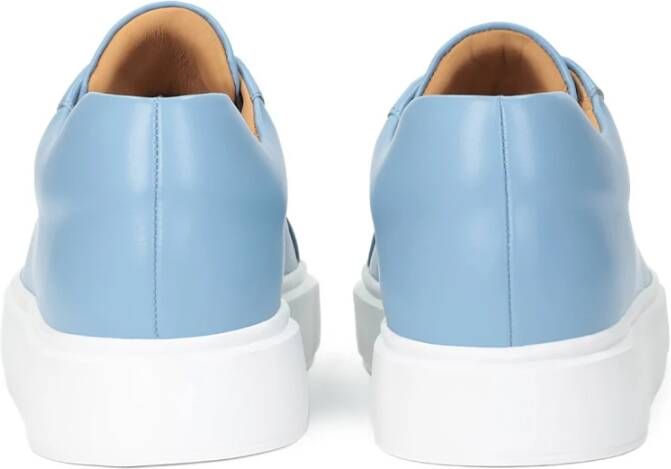 Kazar Blauwe leren sneakers op een witte zool Blue Dames