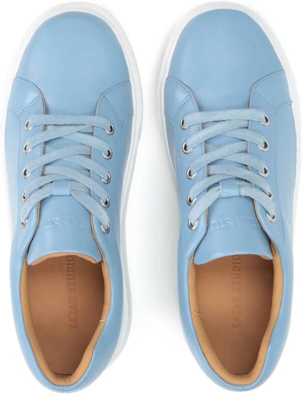 Kazar Blauwe leren sneakers op een witte zool Blue Dames