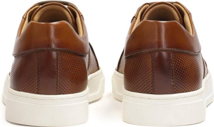 Kazar Bruine leren sneakers op een witte zool Brown Heren