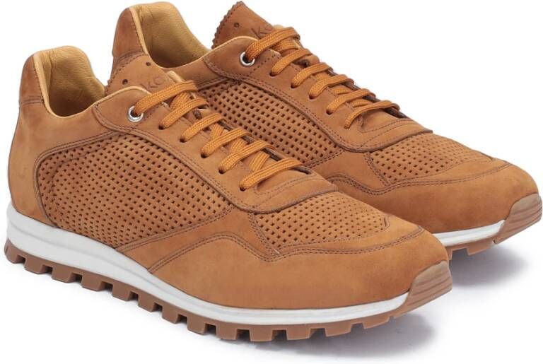 Kazar Bruine leren sneakers voor heren versierd met perforatie Brown Heren