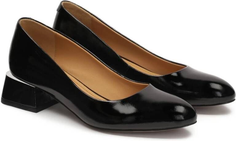 Kazar Gelakte pumps met lage brede hak Black Dames