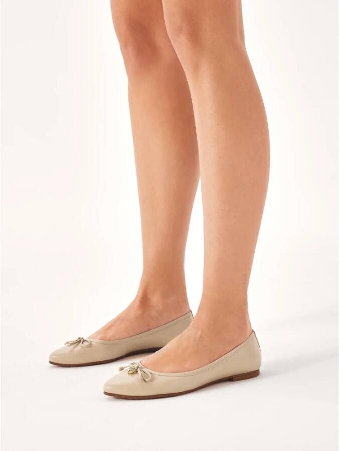 Kazar Klassieke ballerina's met verlengde neus Beige Dames