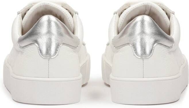 Kazar Leren sneakers met zilveren inzet bij de hiel White Dames