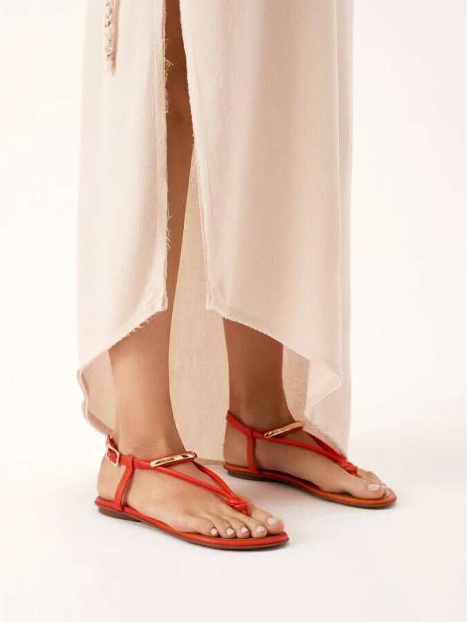 Kazar Rode flip-flop-stijl sandalen met een medailleversiering Red Dames