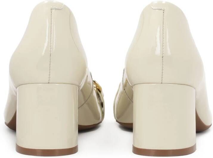 Kazar Roomwit gelakte pumps met metalen versiering Beige Dames