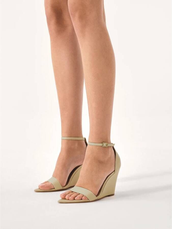 Kazar Sandalen op platforms met puntige tenen Beige Dames