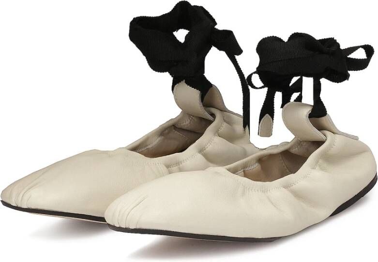 Kazar Studio Flexibele leren ballerina's met een vouw White Dames