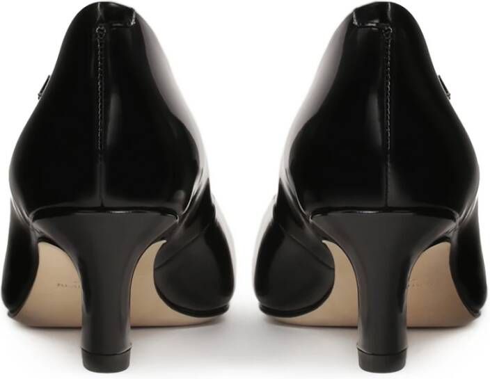 Kazar Studio Zwarte puntige pumps met een schuine hak Black Dames