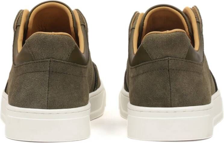 Kazar Suede sneakers in khaki kleur op witte zool Green Heren