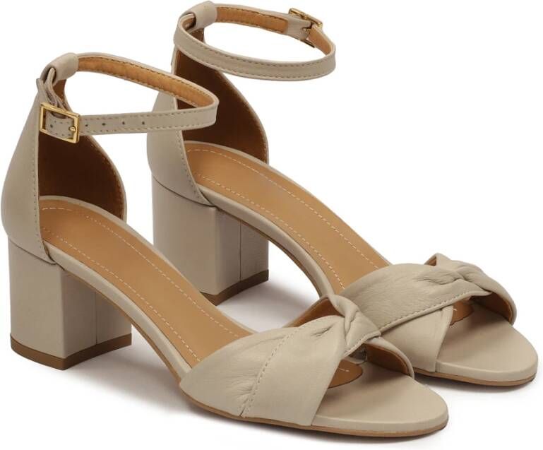 Kazar Tijdloze leren sandalen met bedekte hak Beige Dames