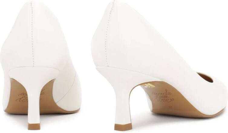 Kazar Witte lage hakken pumps uit de Trouwcollectie White Dames