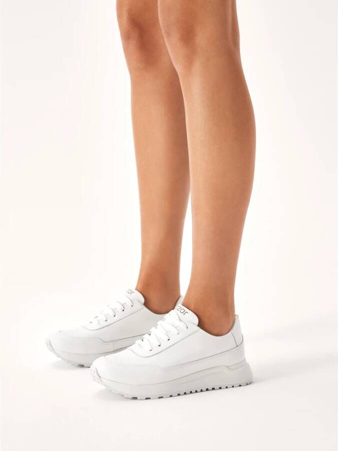 Kazar Witte leren sneakers op een comfortabele zool White Dames