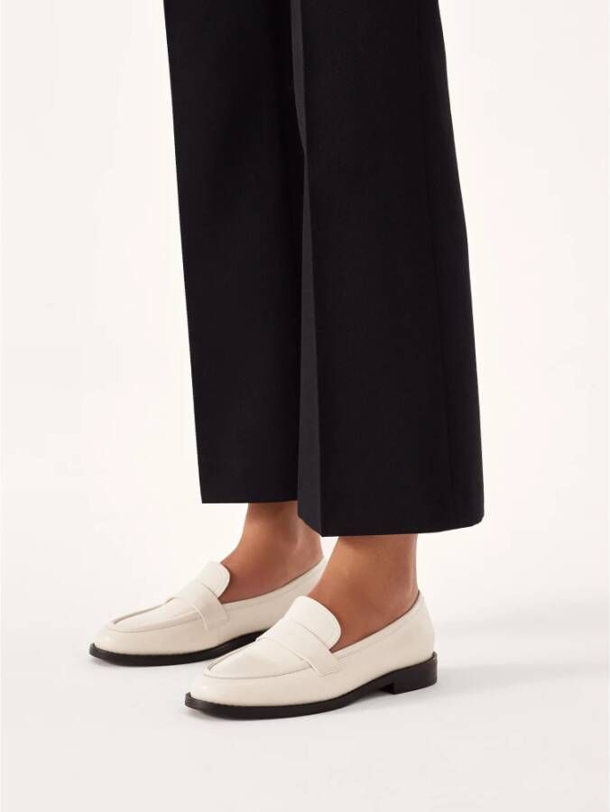 Kazar Witte loafers met zwarte zool White Dames