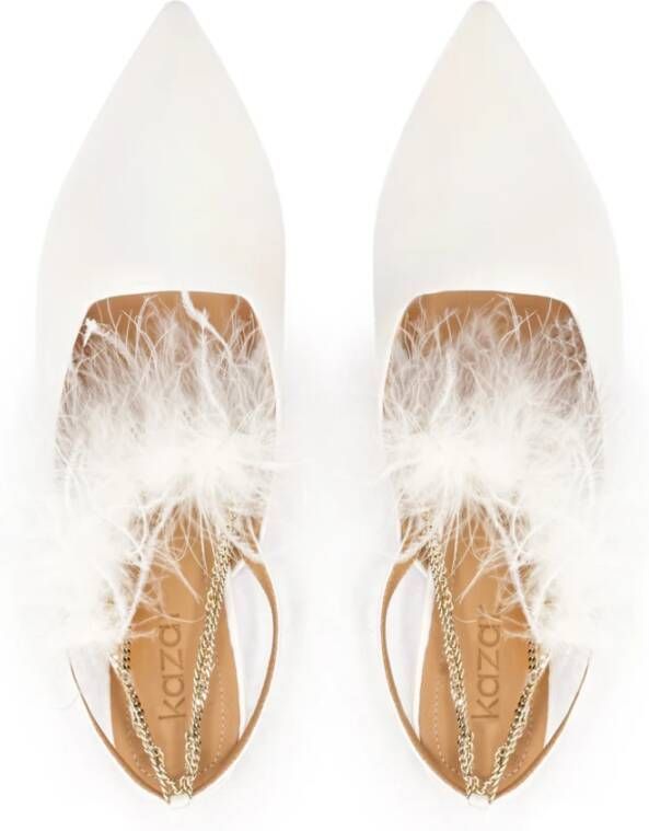 Kazar Witte platte trouwpumps met een volle neus en veren White Dames