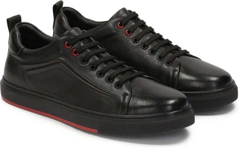 Kazar Zwarte leren sneakers met perforatie en rode inzet Black Heren