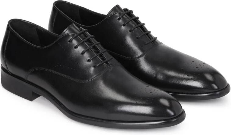 Kazar Zwarte oxfords voor mannen met versierde tenen Black Heren