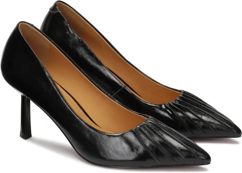 Kazar Zwarte pumps met een vouw Black Dames