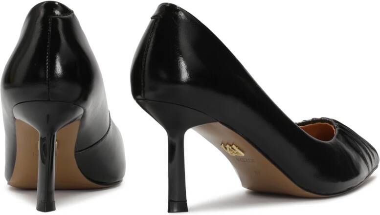 Kazar Zwarte pumps met een vouw Black Dames