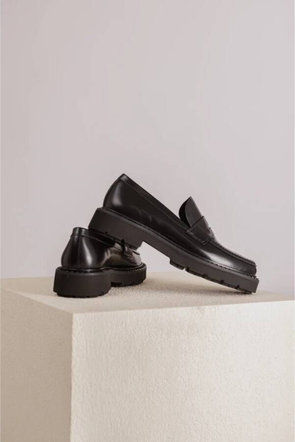 Kennel & Schmenger Klassieke Loafer met Decoratieve Details Black Dames