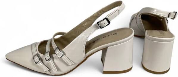 Laura Bellariva Slingback pumps met gespen en kitten hak Beige Dames