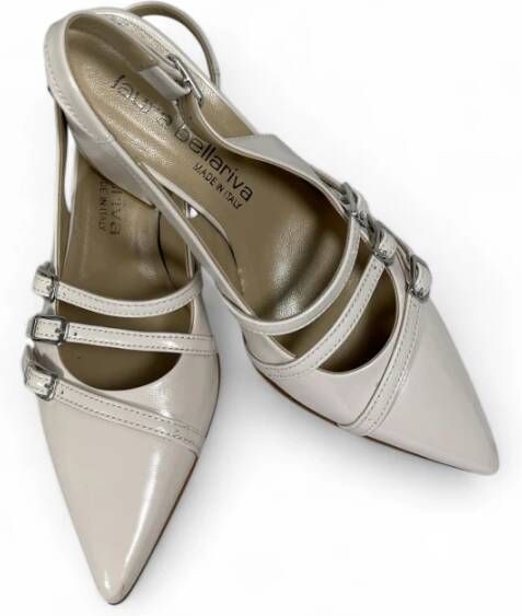 Laura Bellariva Slingback pumps met gespen en kitten hak Beige Dames