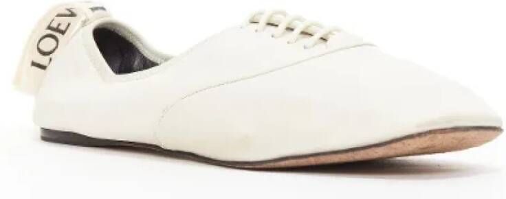 Loewe Pre-owned Leather flats White Dames