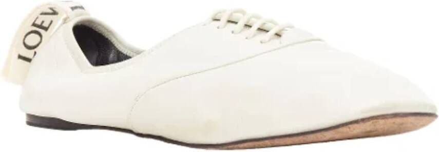 Loewe Pre-owned Leather flats White Dames