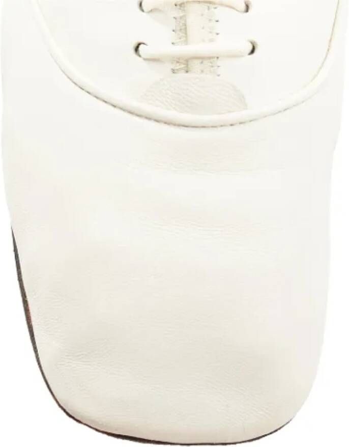 Loewe Pre-owned Leather flats White Dames