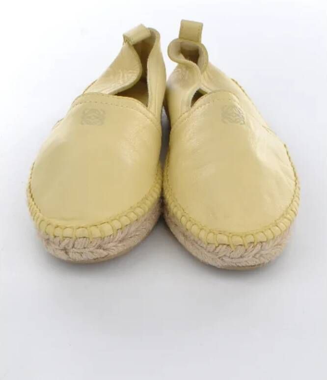 Loewe Pre-owned Leather flats Yellow Dames