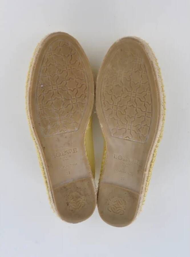 Loewe Pre-owned Leather flats Yellow Dames