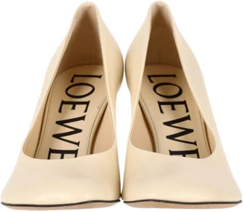 Loewe Pre-owned Leather heels Beige Dames