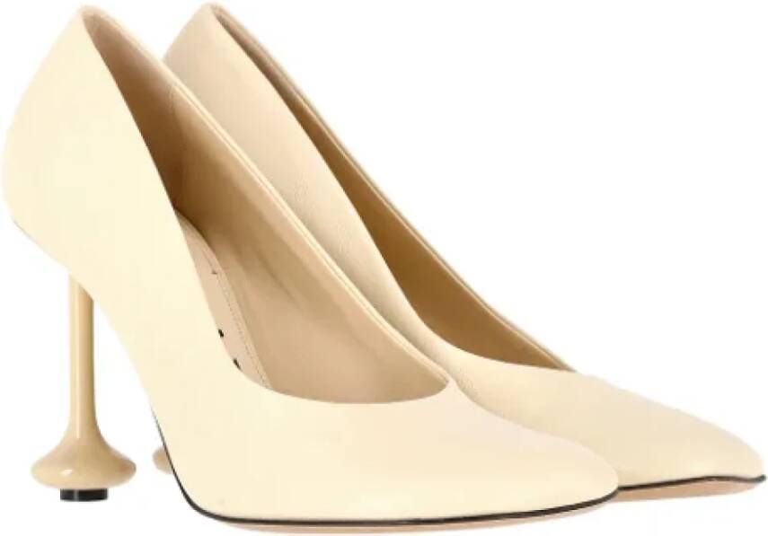 Loewe Pre-owned Leather heels Beige Dames