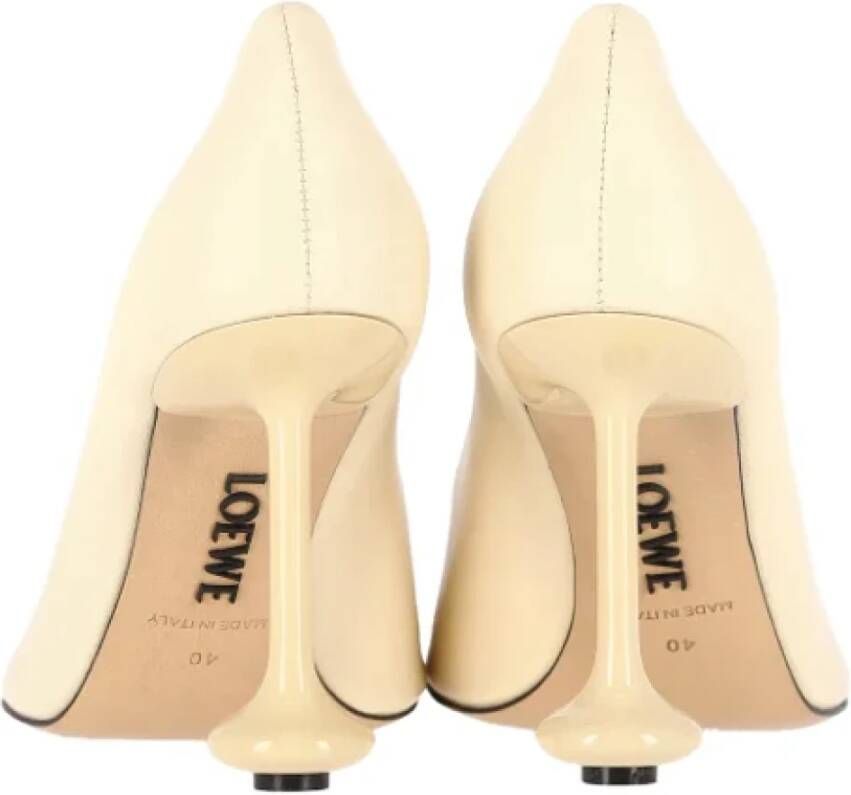 Loewe Pre-owned Leather heels Beige Dames